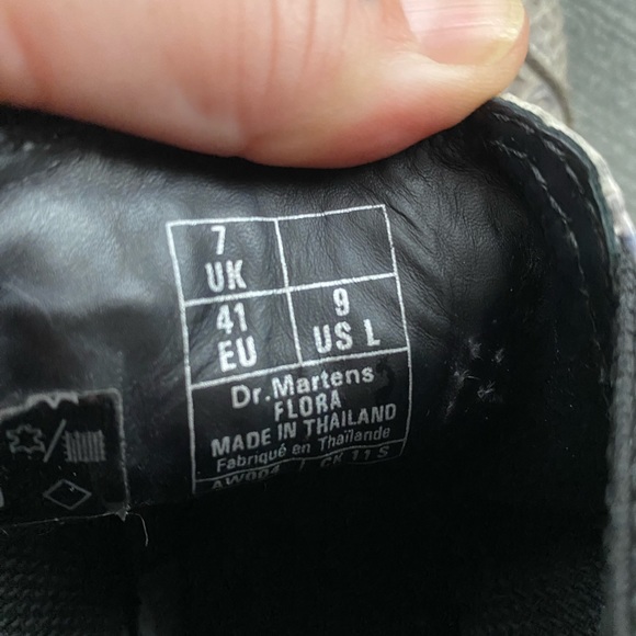Dr. Martens snakeskin Chelsea boots, size 9 - Picture 3 of 5